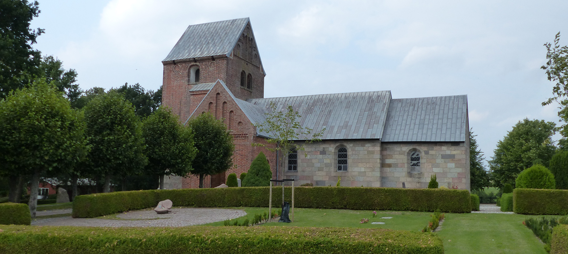 Borup_Kirke_P1020813_1920x860